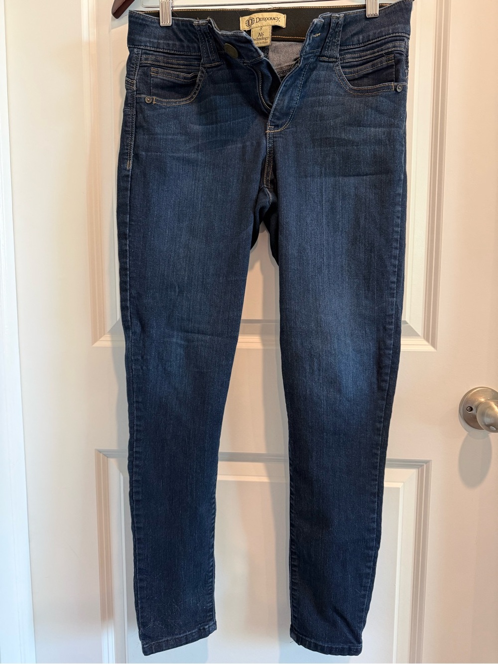 Democracy Skinny Jeans in Dark Blue Wash